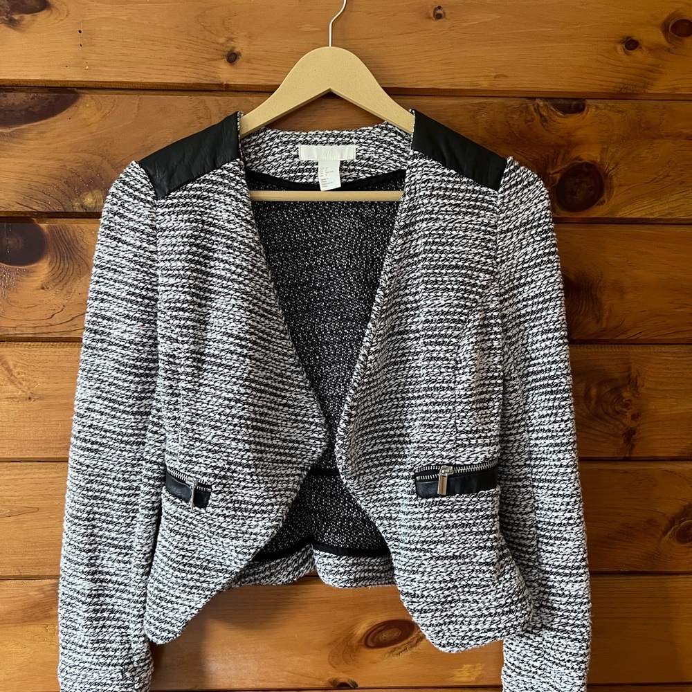 H&M Black and White Blazer Modern Open-Front Design